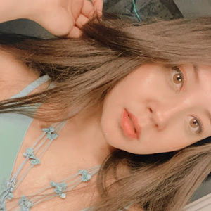 Meet your Posher, Alma